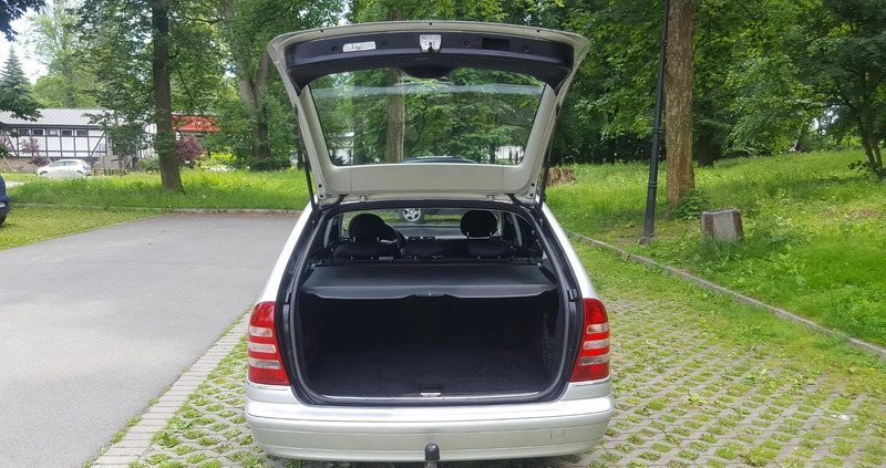 Mercedes-Benz Klasa C cena 12800 przebieg: 311000, rok produkcji 2005 z Kłodzko małe 562